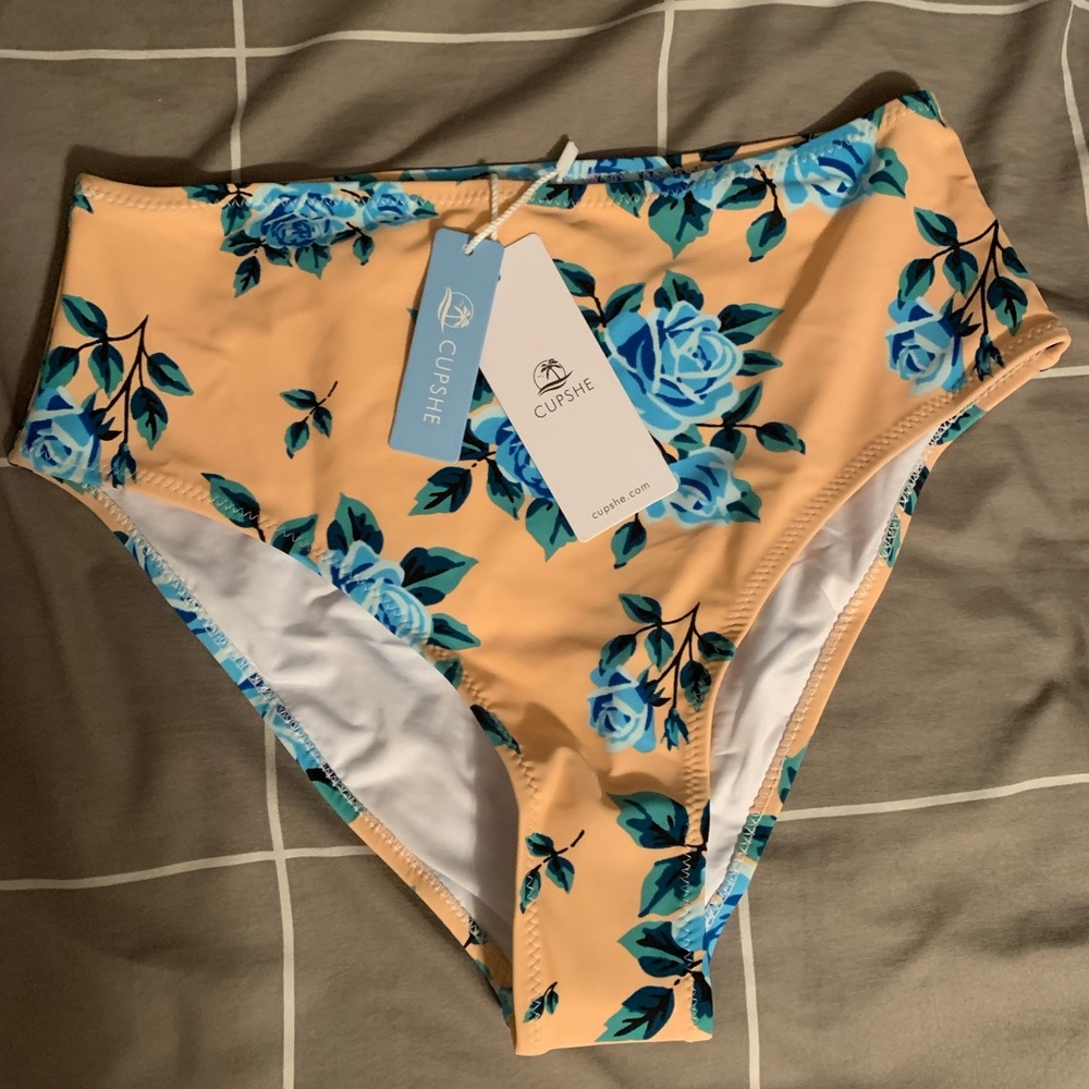 Size small high waisted bikini bottom.